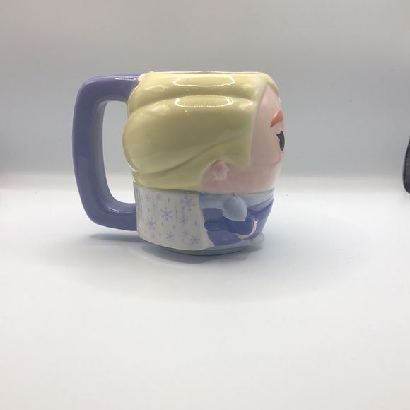 🔴 2 for$25 Elsa Frozen 3D Mug Molded Figure Cup Ceramic - Picture 2 of 5